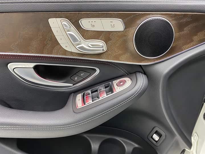 Mercedes-Benz GLC 2020 GLC 300 L 4 MATIC — фото 25