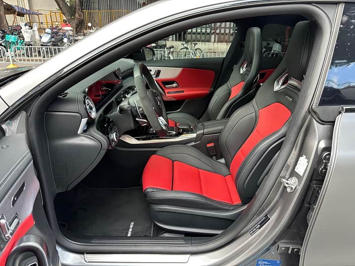 Mercedes-Benz CLA 2023 AMG CLA 45 4 MATIC+ — фото 5