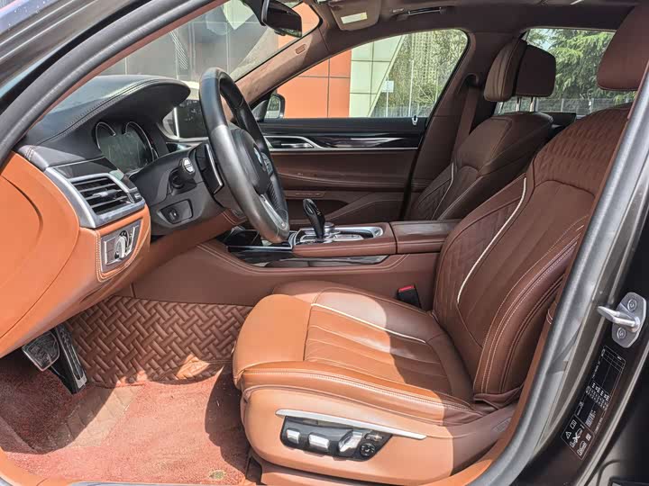 BMW 7-Series 2018 740 Li x Drive M — фото 6