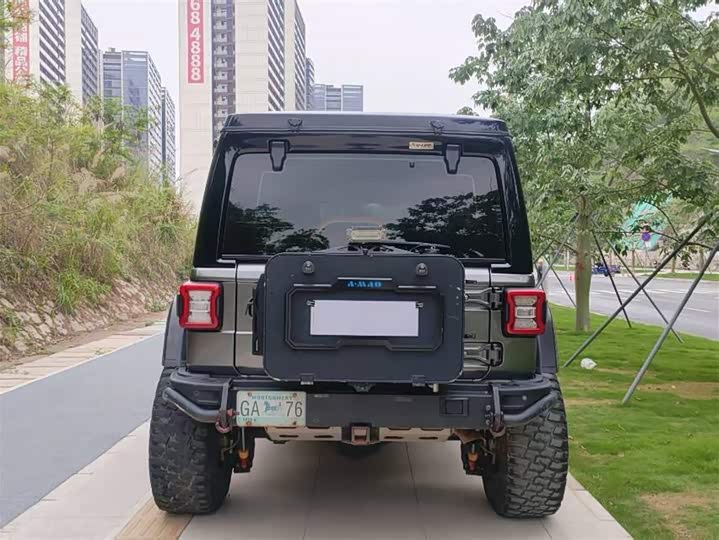 Jeep Wrangler — фото 8