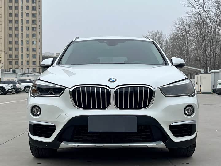 BMW X1 2019 s Drive 18 Li — фото 2