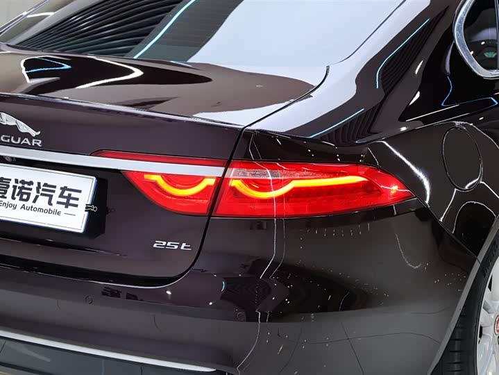 Jaguar XFL 2018 XFL 2.0 T 250 PS — фото 15