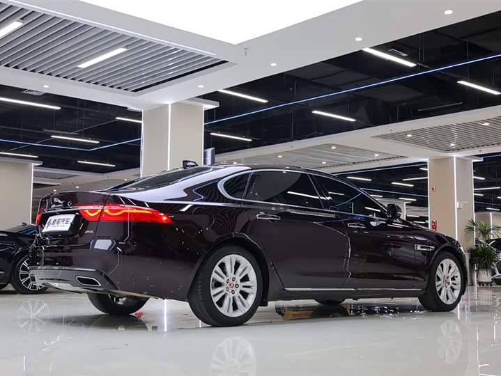 Jaguar XFL 2018 XFL 2.0 T 250 PS — фото 14