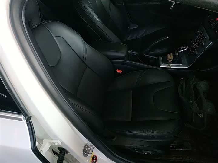 Volvo V40 2019 T 3 — фото 24