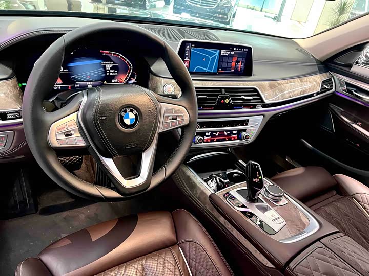 BMW 7-Series 2019 740 Li Leading — фото 5