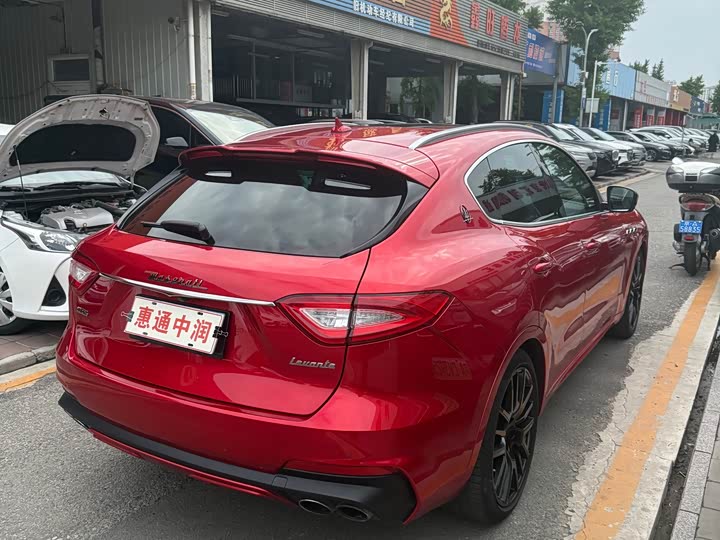 Maserati Levante 2019 3.8 T GTS — фото 4