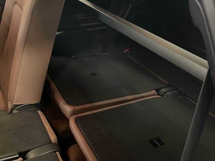 Mercedes-Benz GLB 220 динамик — фото 11