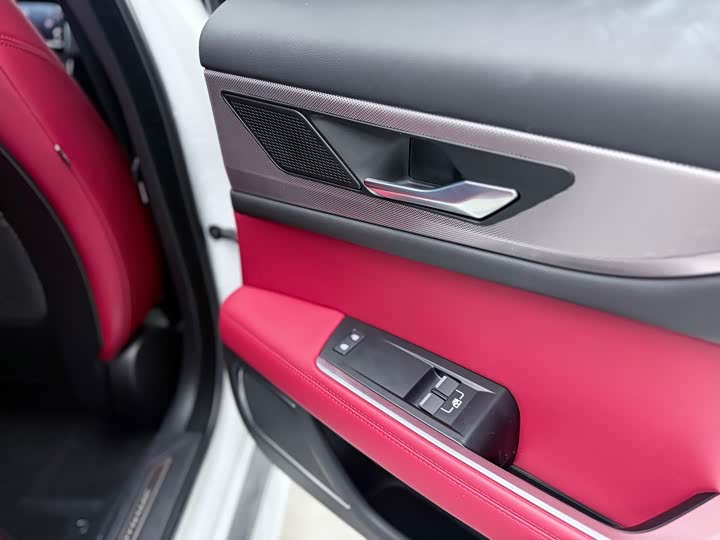 Jaguar XEL 2023 2.0 T 250 PS R-DYNAMIC S — фото 8
