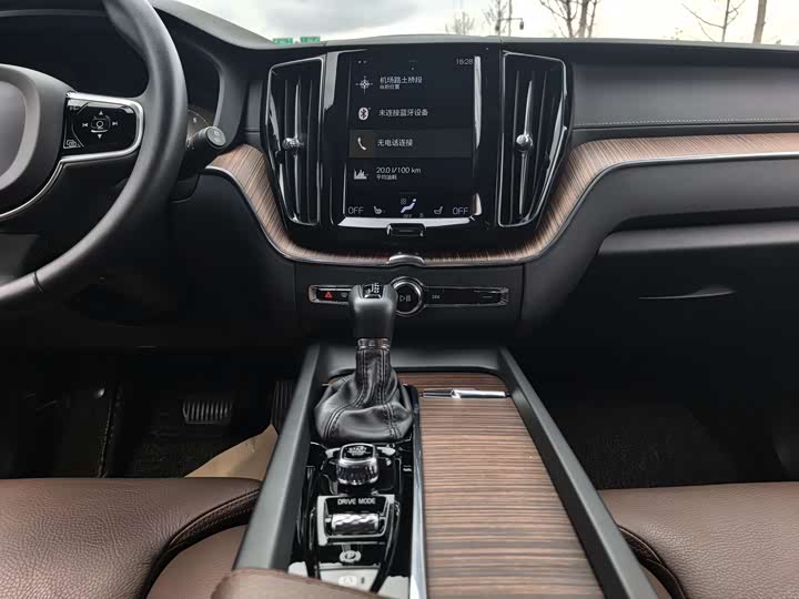 Volvo XC60 2021 T 5 4 WD — фото 9
