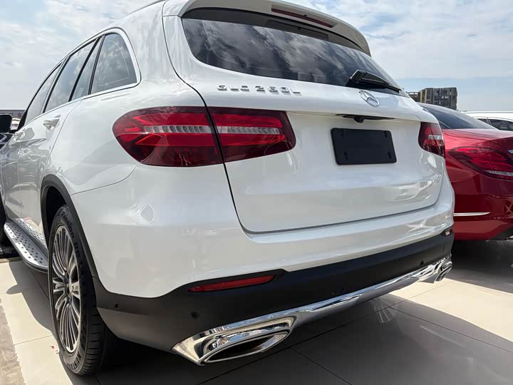 Mercedes-Benz GLC 200 4MATIC — фото 16
