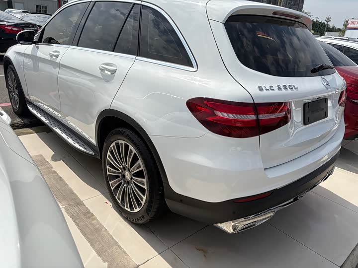 Mercedes-Benz GLC 200 4MATIC — фото 15
