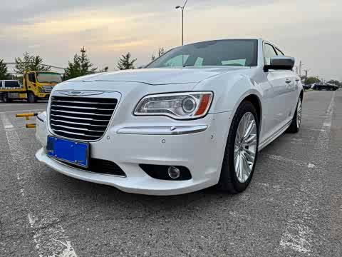 Chrysler 300 2014 3.0 L — фото 25