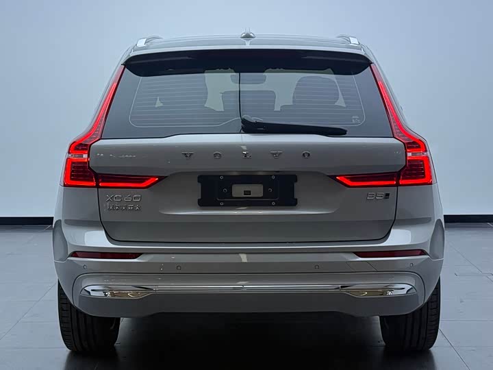 Volvo XC60 2023 B 5 4 WD — фото 6
