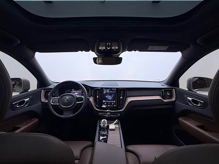 Volvo XC60 2023 B 5 4 WD — фото 18