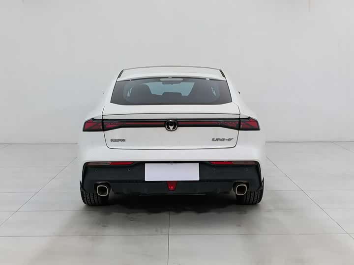 Changan UNI-V 2023 1.5 T Premium — фото 3