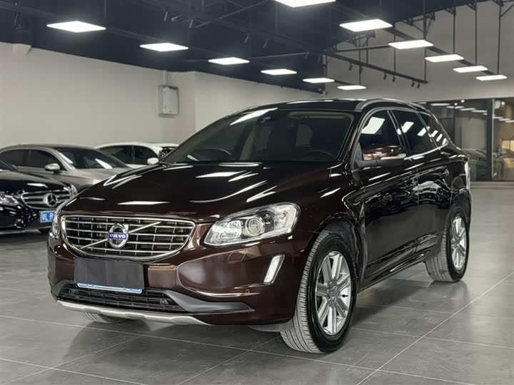 Volvo XC60 2017 T 5 AWD — фото 1