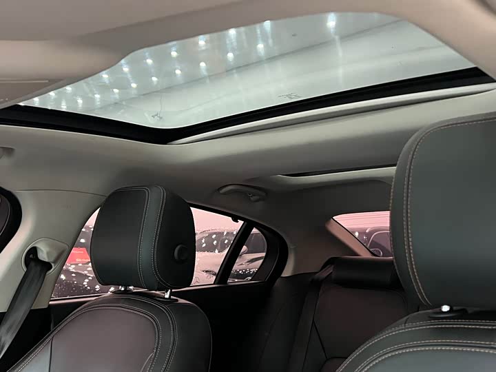 Jaguar XEL 2018 2.0 T 200 PS — фото 10