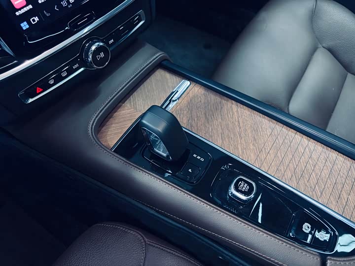 Volvo S90 2025 B 5 — фото 13