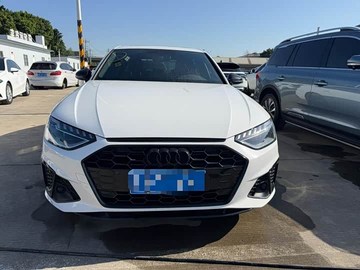 Audi A4L 40 TFSI люкс-динамик — фото 2