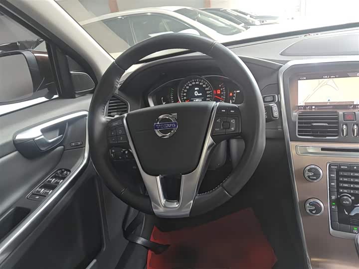 Volvo XC60 2017 T 5 AWD — фото 7