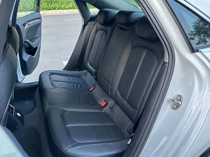 Audi A3 2018 30 Limousine 40 TFSI — фото 18