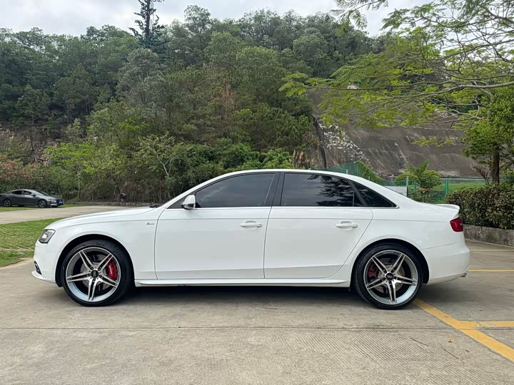 Audi A4L 2015 45 TFSI quattro Sport — фото 4