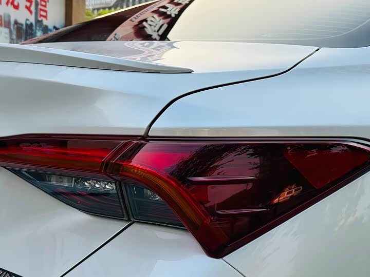 Toyota Avalon — фото 11