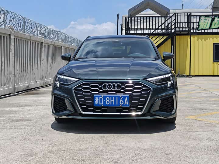Audi A3 Sportback 35 TFSI спорт — фото 3