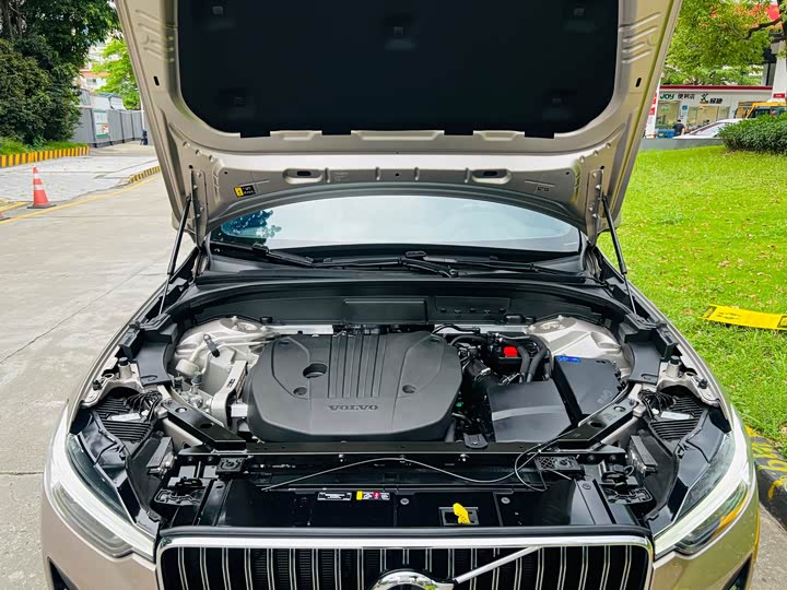 Volvo XC60 2025 B 5 4 WD — фото 20