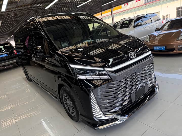 Toyota HIACE 2025 3.5 L — фото 2