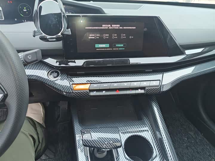 Changan UNI-V 2022 1.5 T — фото 13