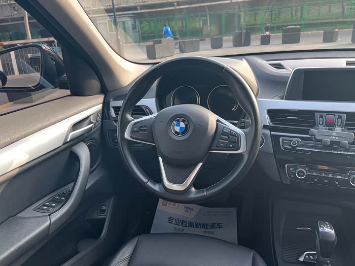 BMW X1 2019 s Drive 18 Li — фото 15