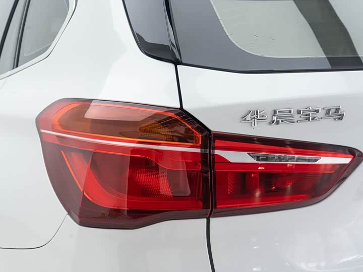 BMW X1 2019 s Drive 20 Li Leading — фото 18