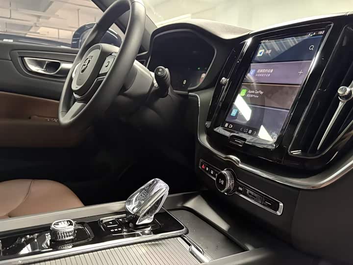 Volvo XC60 2024 B 5 4 WD — фото 11