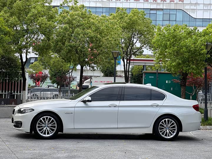 BMW 5 Series 525Li — фото 4