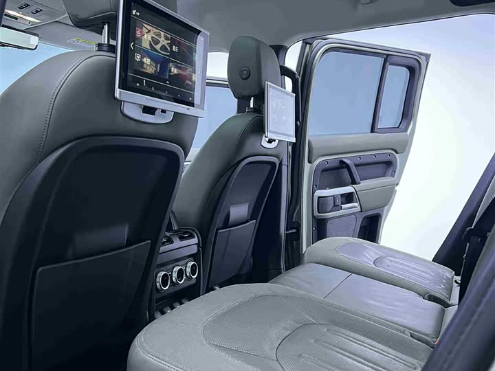 Land Rover Defender — фото 17