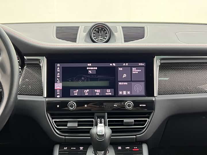 Porsche Macan 2023 Macan GTS 2.9 T — фото 26
