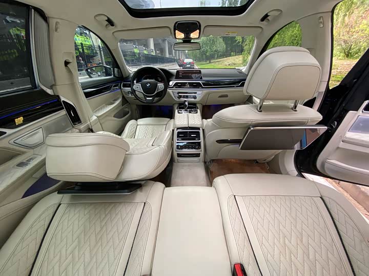 BMW 7-Series 2022 740 Li x Drive — фото 32
