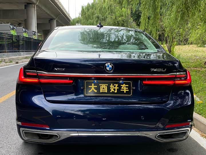 BMW 7-Series 2022 740 Li x Drive — фото 8