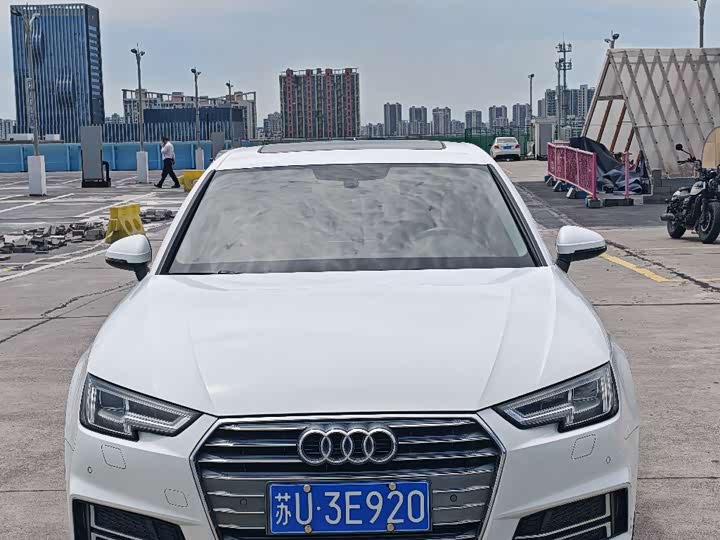 Audi A4L 2018 30 40 TFSI — фото 1