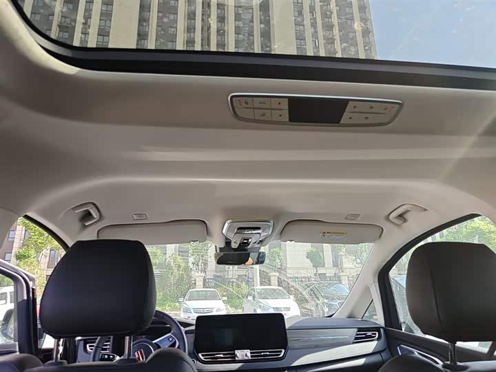 Hongqi HQ9 PHEV 2024 2.0 T 4 WD — фото 18