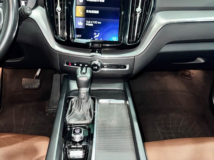 Volvo XC60 2020 T 5 4 WD — фото 24