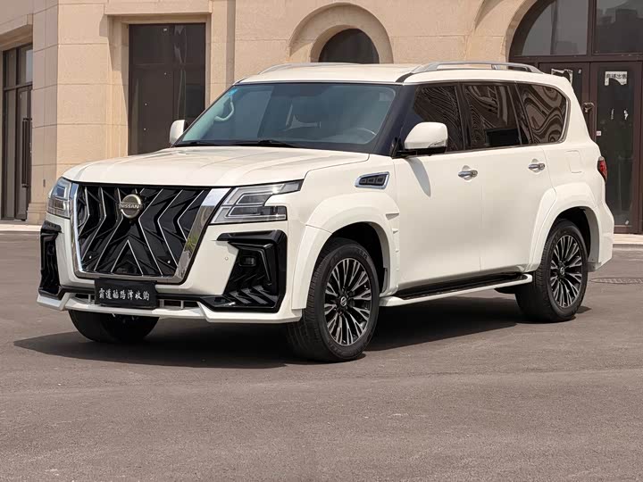 Nissan Patrol — фото 1