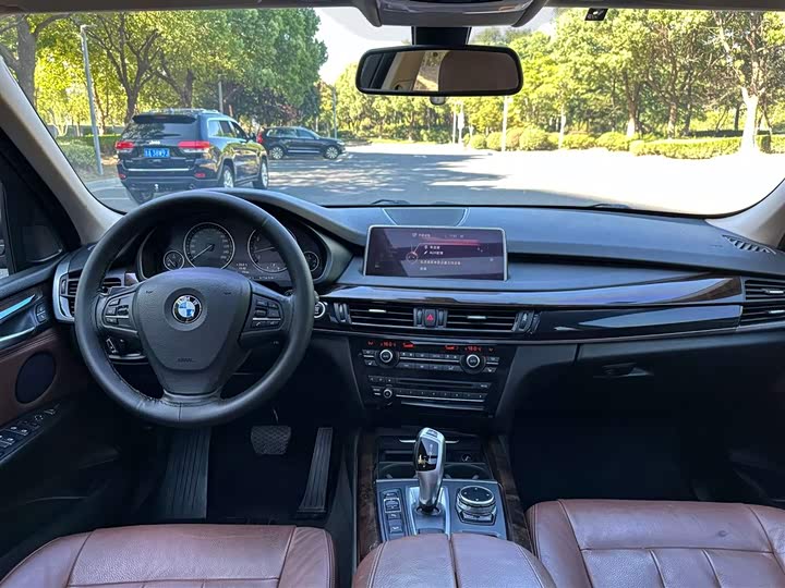 BMW X5 2014 x Drive 35i Leading — фото 6