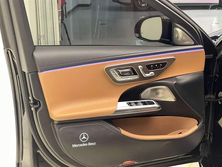 Mercedes-Benz E-Class 2025 E 300 L Premium — фото 11