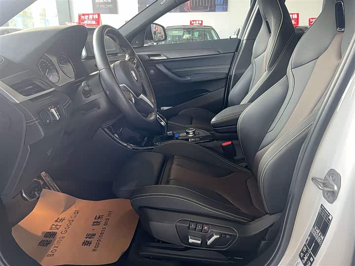 BMW X2 2023 x Drive 25i — фото 19