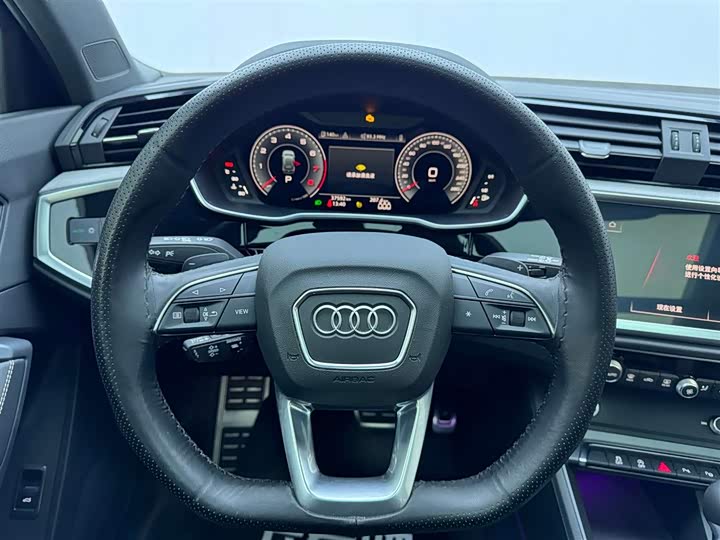 Audi Q3 2024 35 TFSI — фото 15