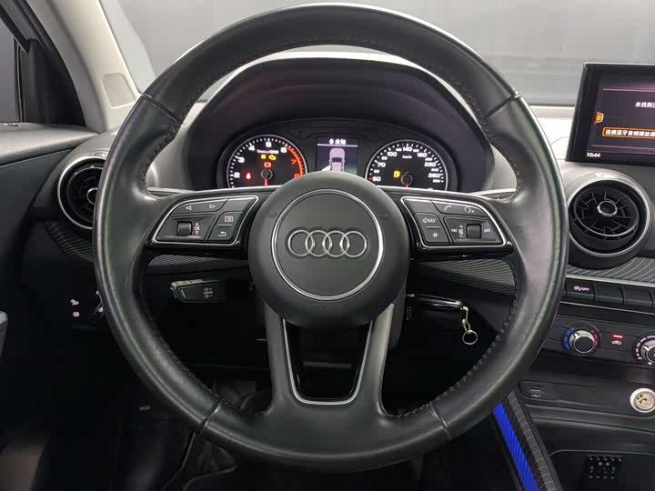 Audi Q2L 2018 35 TFSI VI — фото 6