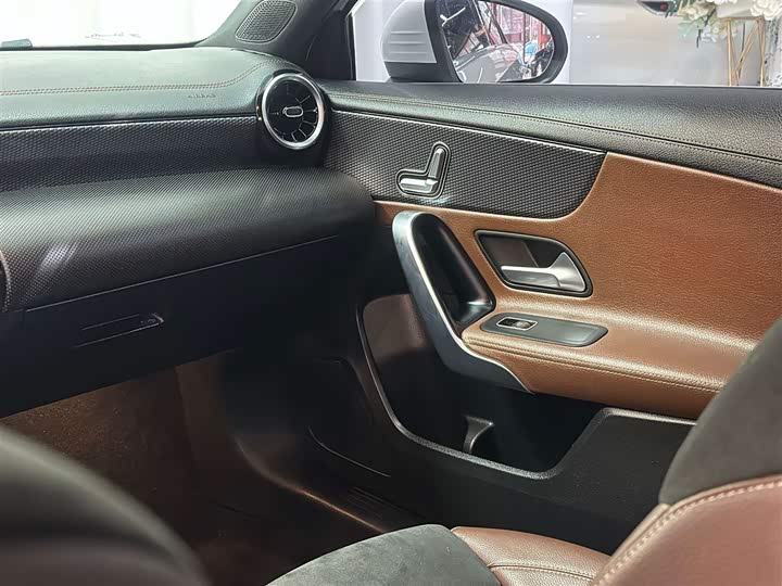 Mercedes-Benz A-Class 2019 A 200 L — фото 27