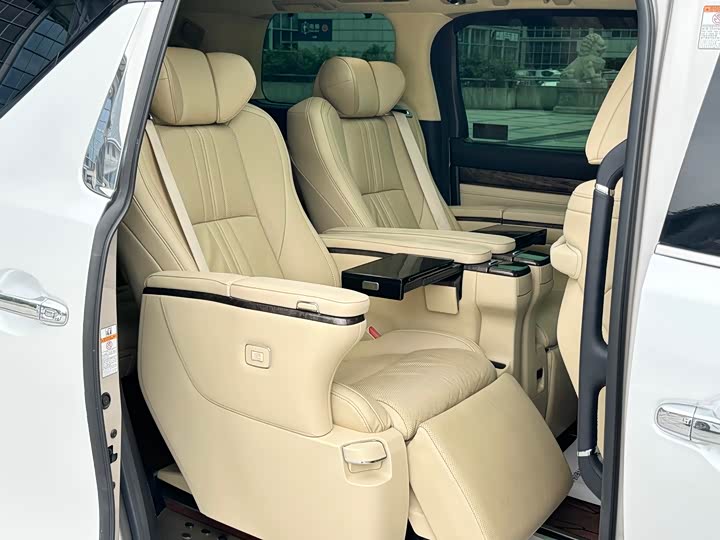 Toyota Vellfire — фото 14